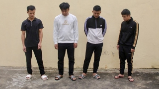 Bất ngờ bị nhóm người lạ bế lên xe, ép viết giấy vay nợ 6 tỷ