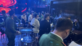 Kiểm tra bất ngờ bar "Rex", phát hiện 13 dân chơi dương tính với ma túy