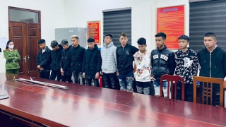 Triệu tập nhóm côn đồ nhí trong clip “đại náo cầu Kỳ Cùng”