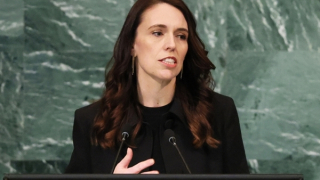 Khi nữ thủ tướng từ chức