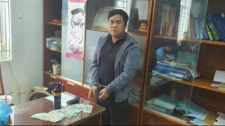 Khống chế đối tượng sử dụng bình xịt hơi cay cướp tài sản