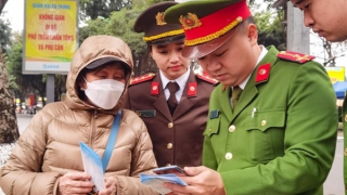 Những lực cản khiến người dân vất vả khi bỏ sổ hộ khẩu giấy