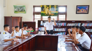 Thiêng liêng lễ kết nạp Đảng ở Trường Sa (bài 1)