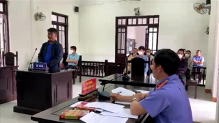 Lái xe đầu kéo chặn ngang cao tốc thách thức CSGT nhận 12 tháng tù