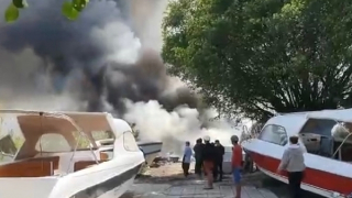 Hai vụ cháy lớn khiến nhiều ca-nô, xe tải bị thiêu rụi