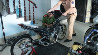 Phát hiện hàng chục "xe cọp" trong các lò độ chế xe