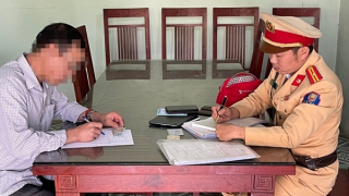 Phạt tài xế chạy ngược chiều cao tốc