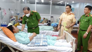 Thăm hỏi, động viên cán bộ Cục CSGT bị trọng thương khi làm nhiệm vụ