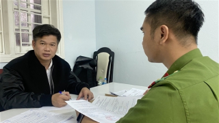 Dùng tiểu xảo biến chủ xe Mercedes thành vợ để lừa đảo