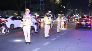 Bắt đối tượng tông gãy chân CSGT khi bị dừng xe để kiểm tra