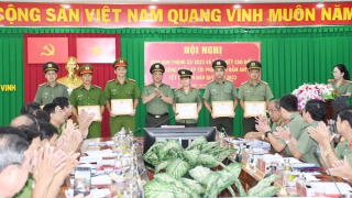 Công an Trà Vinh khen thưởng 42 tập thể có thành tích xuất sắc