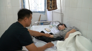 Nữ công nhân bị giám đốc đánh nhập viện trong giờ làm việc