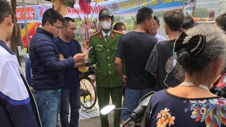 Điều tra vụ án mạng do mâu thuẫn tại lễ hội làng