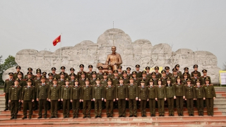 Trường Cao đẳng ANND I báo công tại Khu lưu niệm Sáu điều Bác Hồ dạy CAND