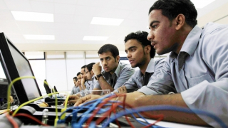 Trung Đông và Bắc Phi trong kỷ nguyên cạnh tranh công nghệ nước lớn