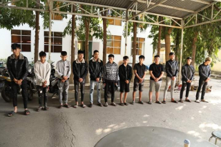 Truy bắt nhóm đối tượng côn đồ chống trả Công an, thu giữ hàng chục hung khí nguy hiểm