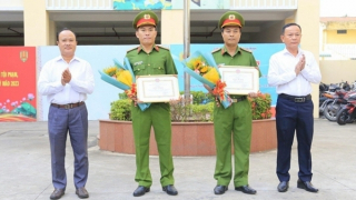 Khen thưởng các đơn vị phá nhanh vụ cướp ngân hàng