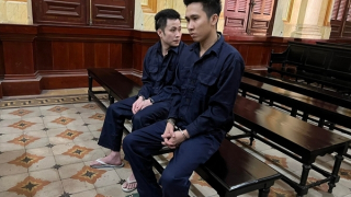 Sau “chén tạc chén thù”, đôi bạn cùng nhau lãnh án