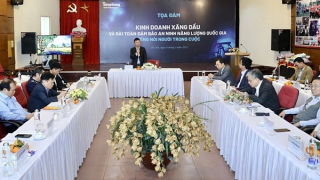 Điều hành thị trường xăng dầu: Nóng chuyện chiết khấu và nguồn hàng