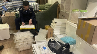 Hóa mỹ phẩm, thực phẩm chức năng giả “bủa vây” người dùng