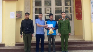 Hình ảnh đẹp cứu người trong lúc hoạn nạn