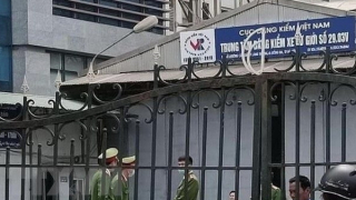 Hà Nội: 5 đăng kiểm viên “vẽ" lý do bỏ qua lỗi vi phạm của chủ xe tải