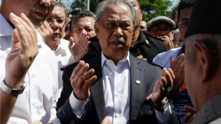 Thêm một cựu Thủ tướng Malaysia vướng vòng lao lý