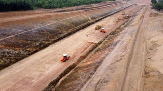 Thiếu vật liệu, cao tốc Bắc - Nam có nguy cơ chậm tiến độ