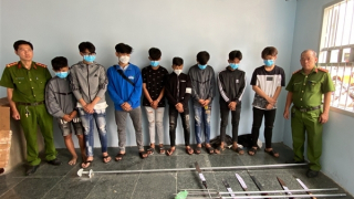 Ngăn chặn nhóm “trẻ trâu” mang hung khí hẹn nhau hỗn chiến