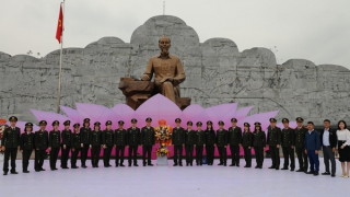 Đoàn công tác Thanh tra Bộ Công an và Cục Đối ngoại về thăm nơi khởi nguồn Sáu điều Bác Hồ dạy