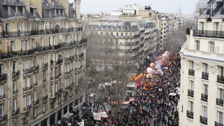 Người Pháp xuống đường phản đối kéo dài tuổi hưu