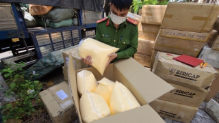 800kg kem trộn trôi nổi được phát hiện trước khi “lột da” khách hàng