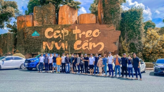 Những sắc màu “Hawai” dưới chân núi Cấm