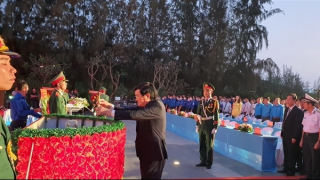 Tưởng niệm 64 CBCS hải quân Việt Nam chiến đấu và anh dũng hy sinh trên đảo Gạc Ma