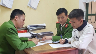 Phát hiện từ camera an ninh, xử phạt 14 đối tượng lạng lách, đánh võng