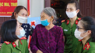 Ấm lòng mẹ liệt sĩ Gạc Ma giữa thời bình