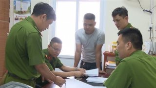 Triệt phá đường dây vận chuyển ma túy xuyên quốc gia