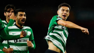 Cú lốp bóng từ khoảng cách 40m khiến Arsenal dừng bước tại Europa league