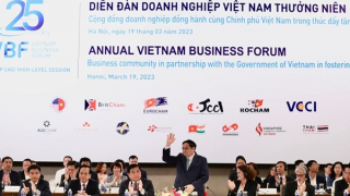 Thủ tướng dự Diễn đàn doanh nghiệp Việt Nam thường niên về tăng trưởng kinh tế xanh