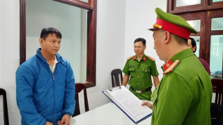 Bắt tạm giam ba đối tượng cầm đầu nhóm chiếm đoạt tiền của 300 chủ thẻ tín dụng