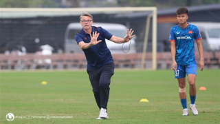 Cần kiên nhẫn với HLV Philippe Troussier