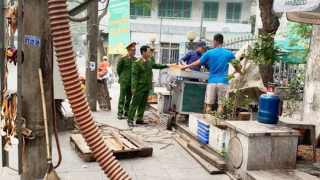 Hà Nội: Quyết liệt xử lý vi phạm,  giành lại vỉa hè cho người đi bộ