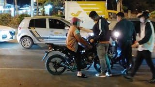 Quái xế "tắt tiếng" khi gặp Cảnh sát 141