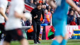 Tottenham sẽ sa thải Conte vì gây bão trong cuộc họp báo gây bão