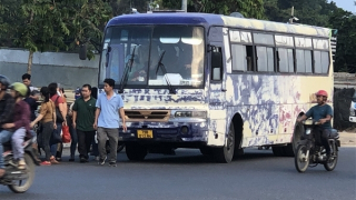 Từ phản ánh bạn đọc Báo CAND, CSGT tạm giữ xe khách quá hạn đăng kiểm