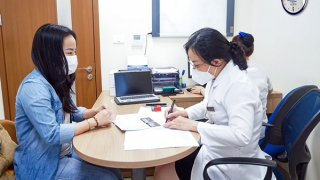 Hàng nghìn phụ nữ được khám vú miễn phí tại Bệnh viện Tâm Anh