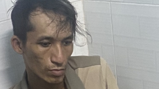 Bắt đối tượng buôn bán ma túy đá có thủ súng để thị uy