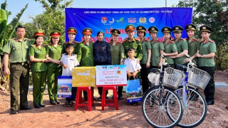 Ý nghĩa nhân văn từ công trình “Mẹ đỡ đầu” và “Ngôi nhà hạnh phúc”