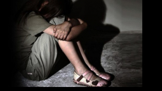 Tạm giữ thầy giáo để điều tra vụ án xâm hại nữ sinh lớp 9