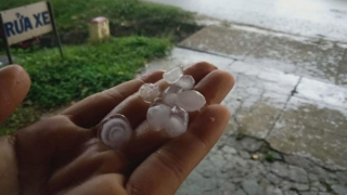 Xuất hiện mưa đá cường độ lớn tại xã miền núi ở Thừa Thiên-Huế